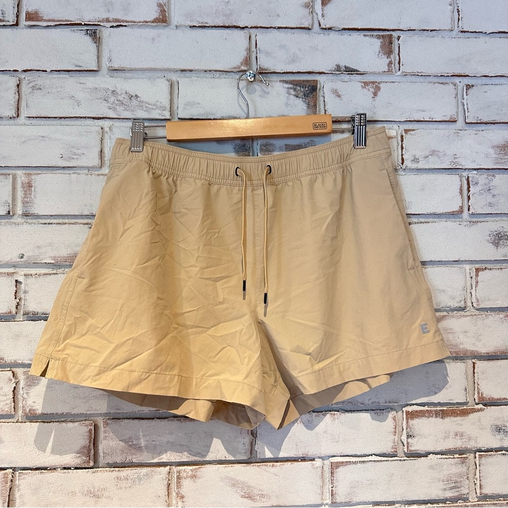 Everlane athletic shorts tan khaki